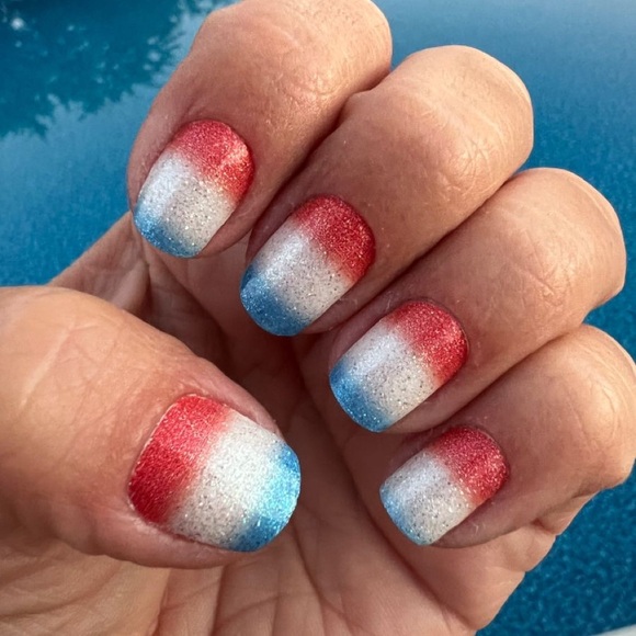 Color Street Firecracker Pop - Picture 3 of 4